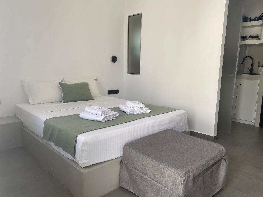 Postel nebo postele na pokoji v ubytování Asteras Mini Suites