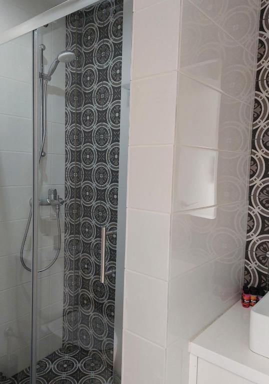 Koupelna v ubytování Lantiana Gardens ApartHotel