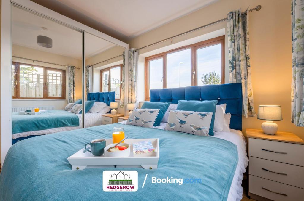 Secure 2-Bed Escape for 6 with Tranquil Garden l Special Deals l Last-Minute Deals l - Housity