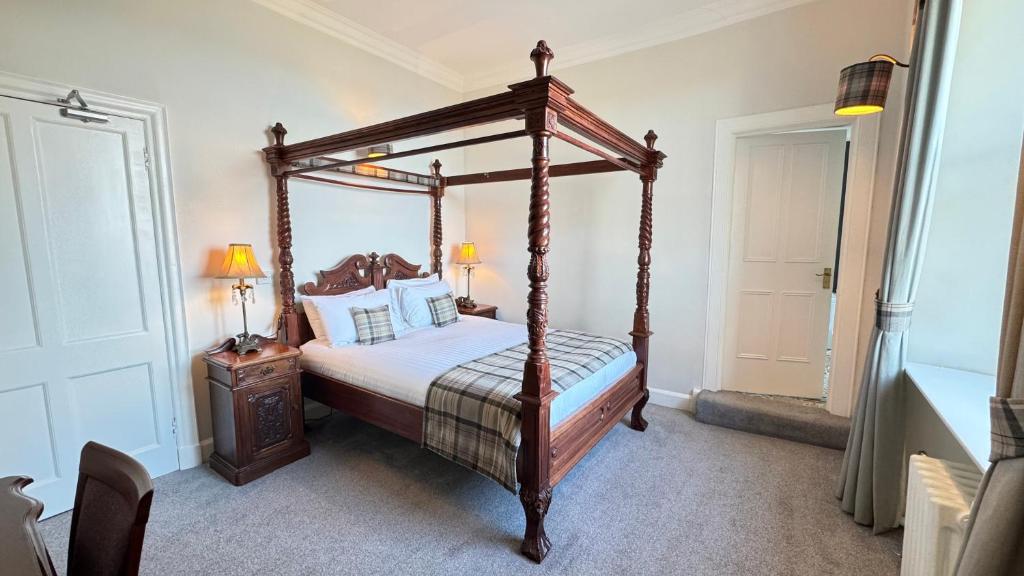 Invernairne - Family Room With Sea View