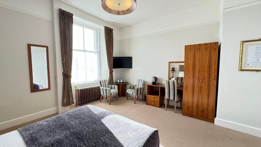 Invernairne - Standard Triple Room