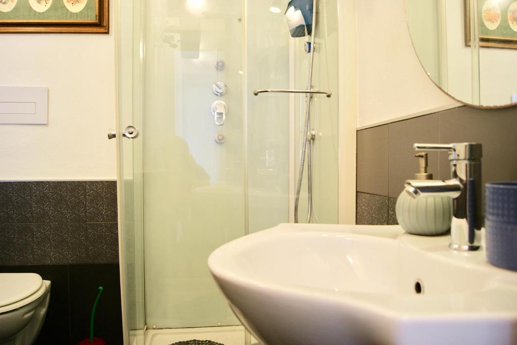 BeeClaire Guest House - 18