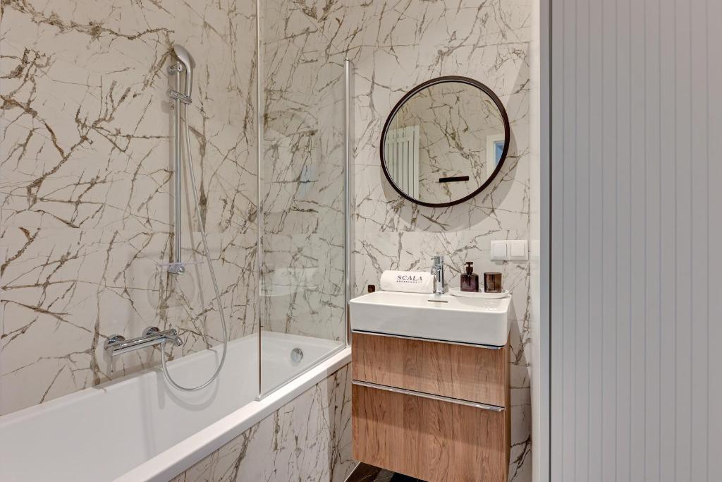 Gdańsk Old Town Scala Premium Apartments D with Parking by Lion Apartments - 7