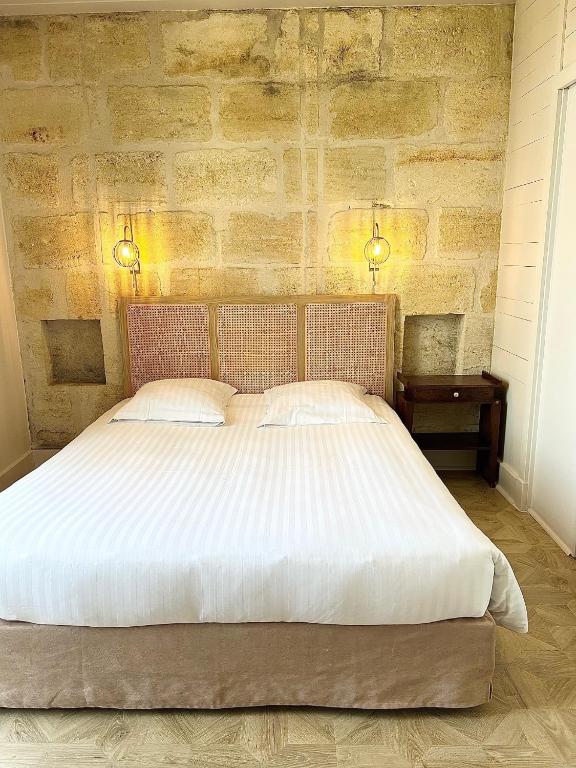 
Standing Double Room
