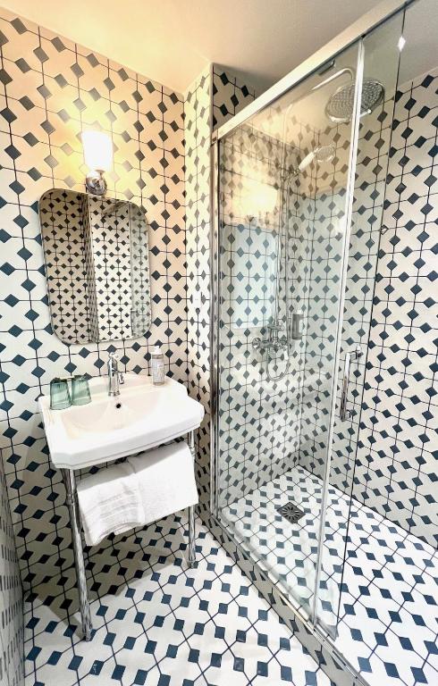 Hôtel La Tour Intendance - Resim 20