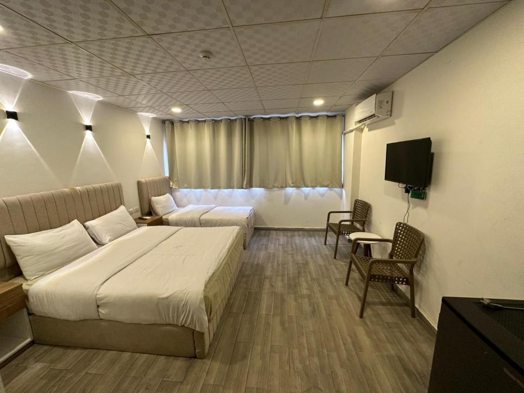 TV a/nebo společenská místnost v ubytování Egy Days Hotel