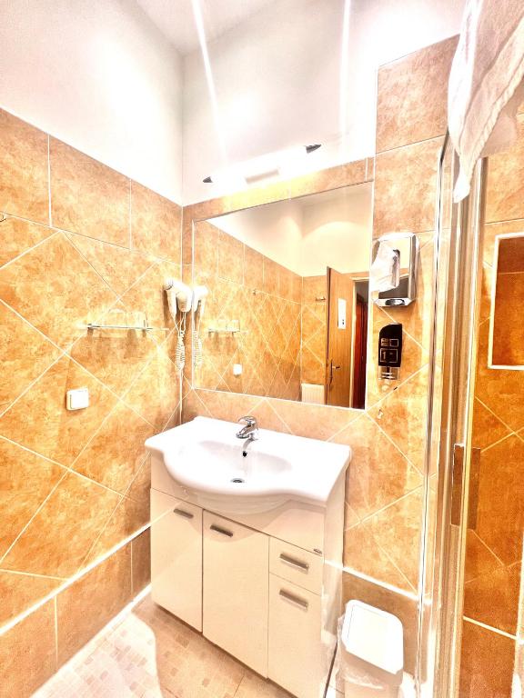 Hotel Karlin - Resim 32