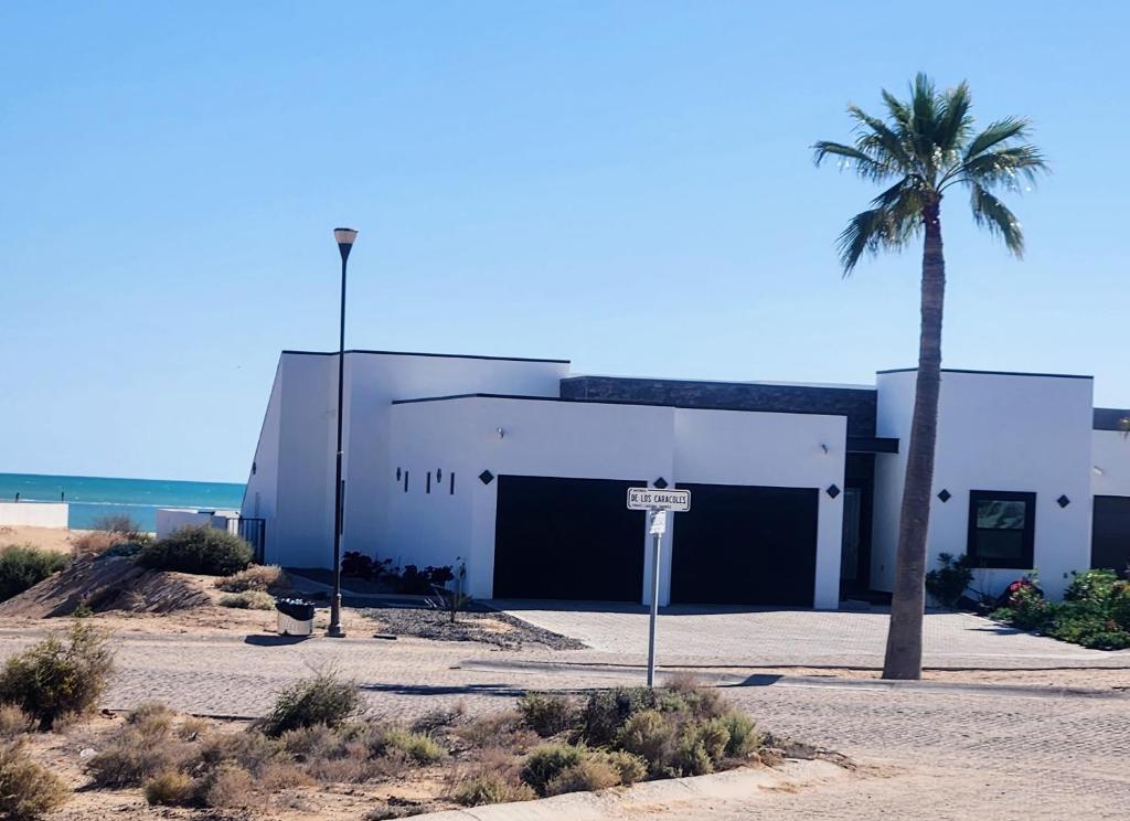 Laguna Beach House Beachfront house sleeps 9, La Choya (updated