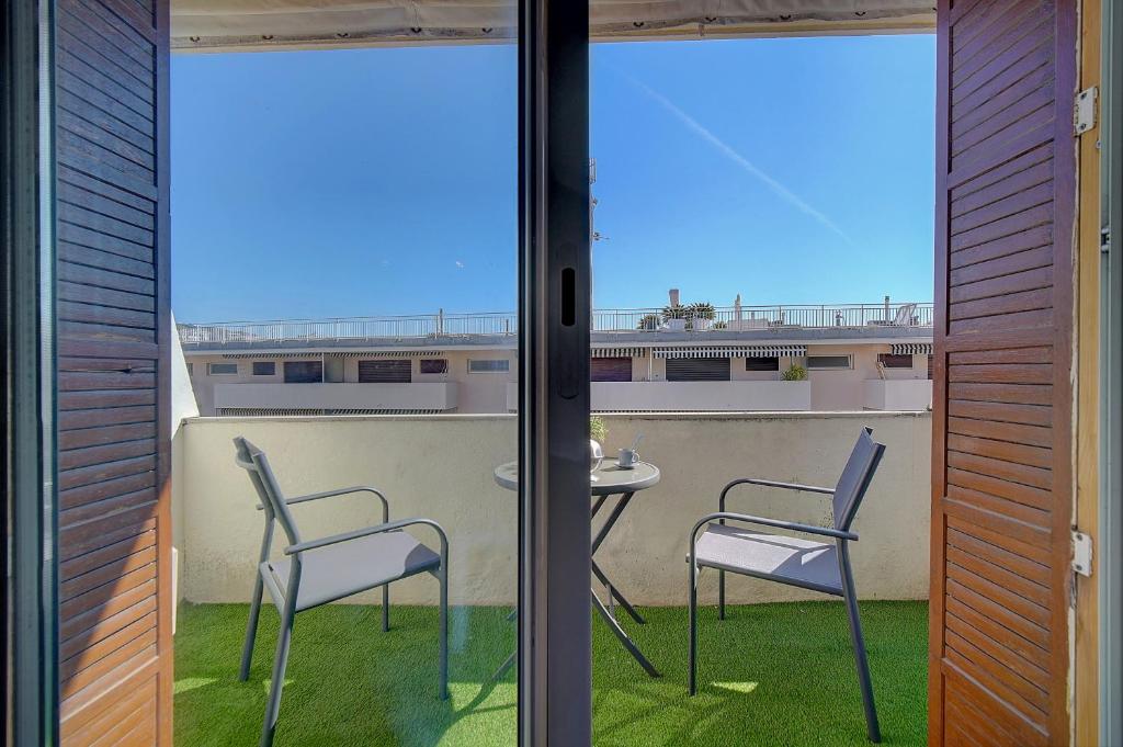 Balkón alebo terasa v ubytovaní Le Palm - 100m Plage - Croisette - Verrière Côte d’Azur