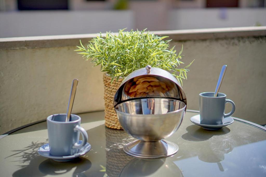 Príslušenstvo na prípravu kávy alebo čaju v ubytovaní Le Palm - 100m Plage - Croisette - Verrière Côte d’Azur