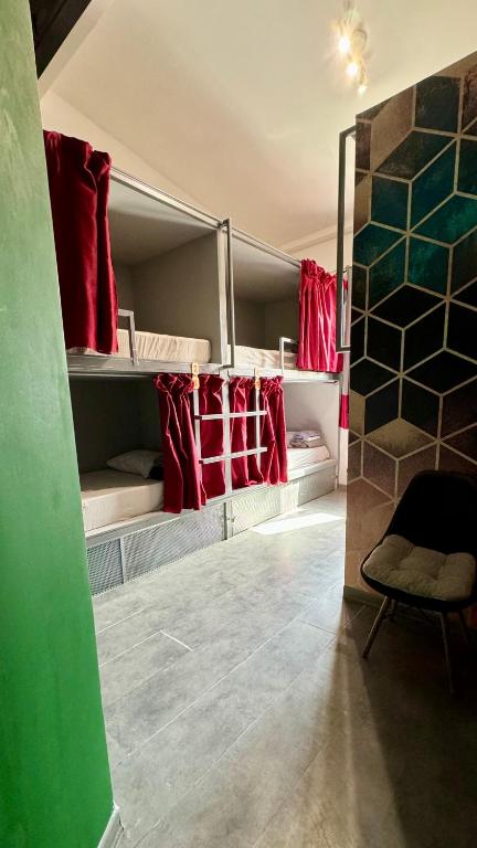 Postel nebo postele na pokoji v ubytování Iconic Athens Hostel
