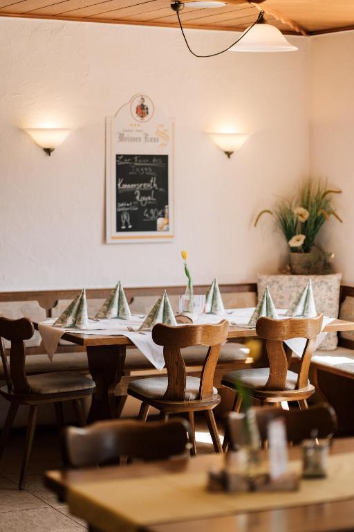 Restaurace v ubytování Hotel Weisses Ross