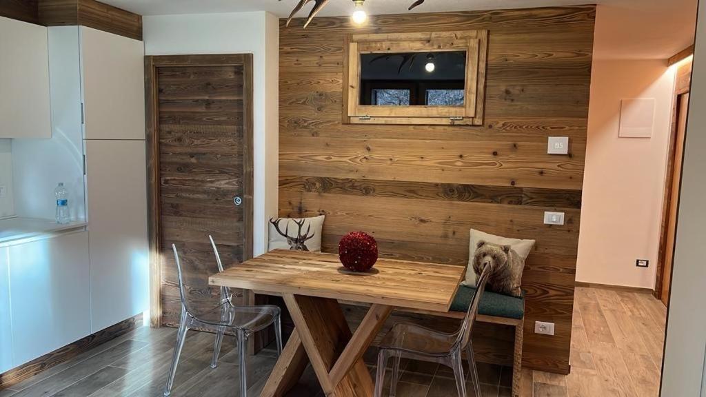 Kuchyň nebo kuchyňský kout v ubytování Panciroli Pinzolo Pineta