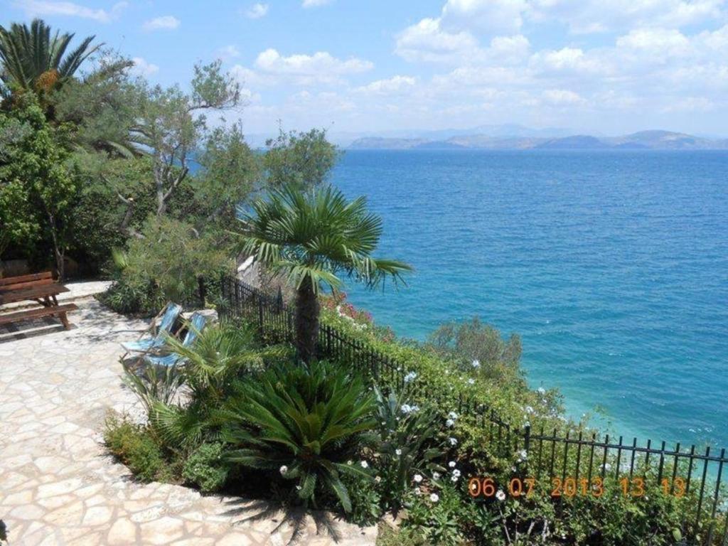 Φυσικό τοπίο κοντά σε αυτή η παραθεριστική κατοικία