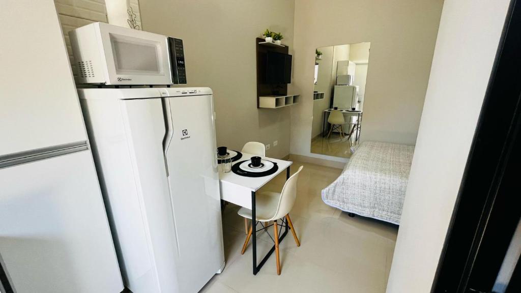 Un baño de Apartamento - Kitnet Studio - Zona Sul de Maringa-PR, Próximo ao Aeroporto e Facil acesso ao Centro da Cidade