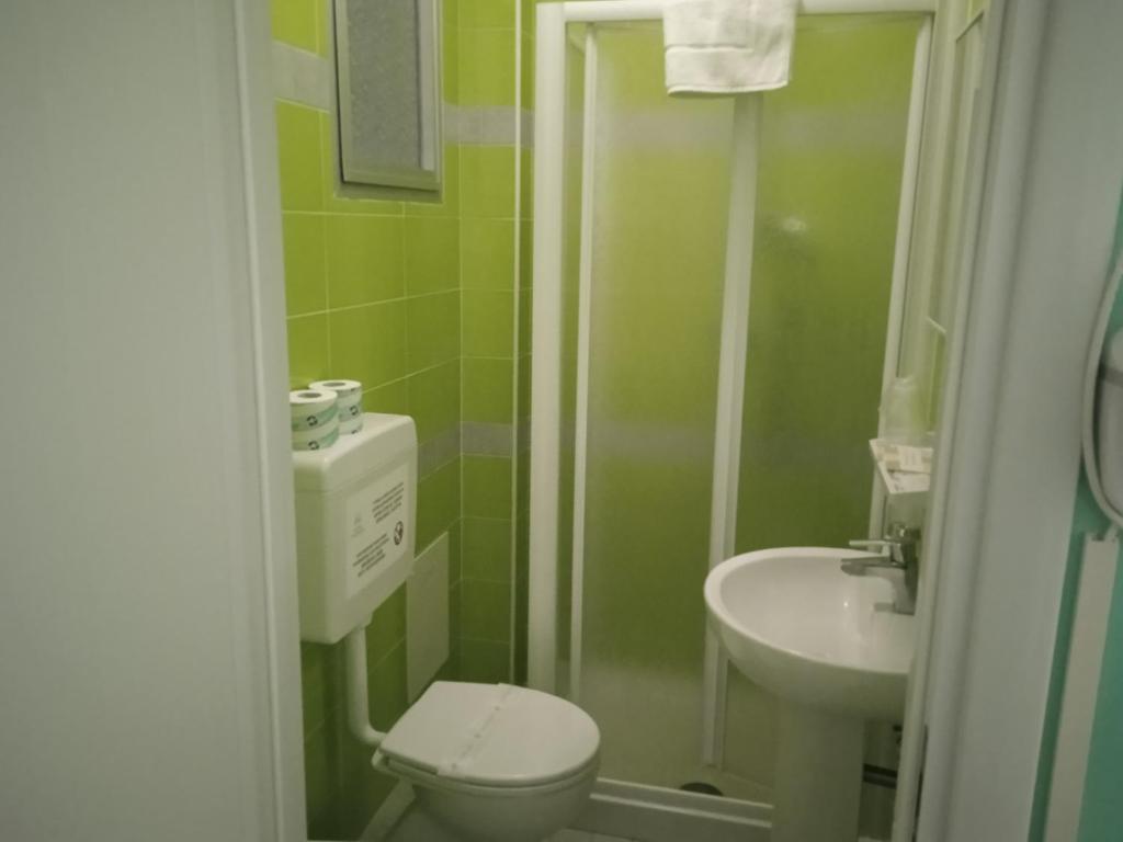 Koupelna v ubytování Hotel Napoleon