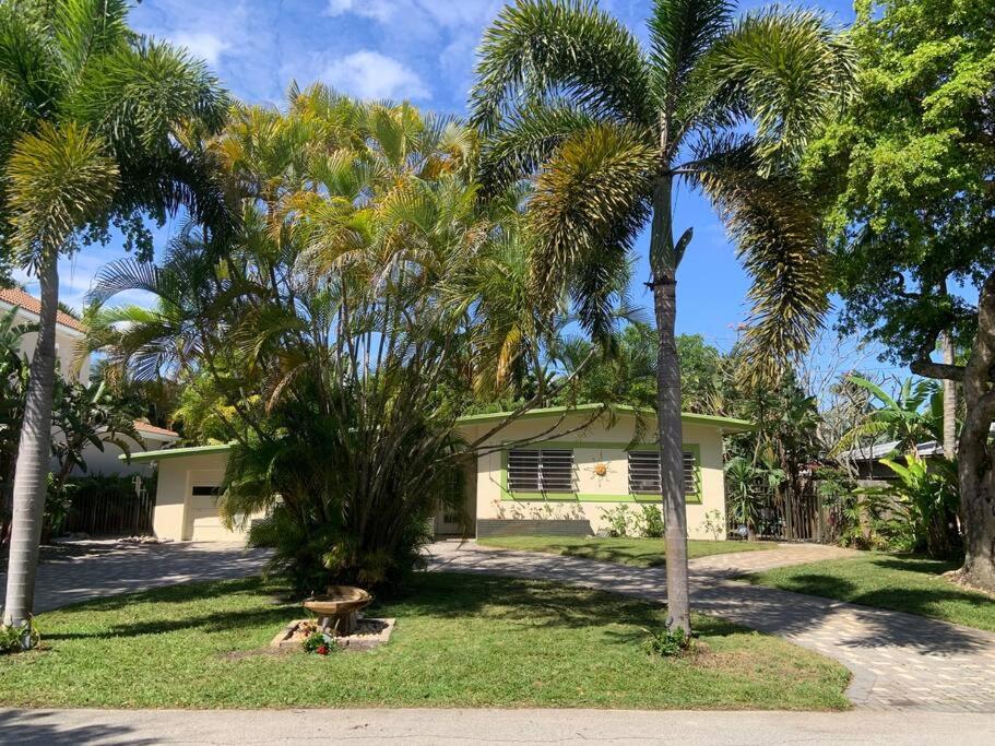 Taman di luar Tropical Classic Retro Florida, Private 2 bedroom Suite with Best Location