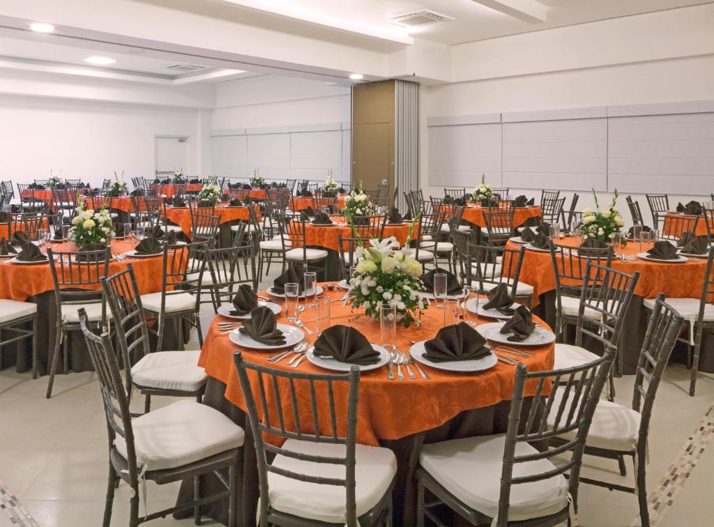 Restaurace v ubytování Hotel Yes Inn Nuevo Veracruz