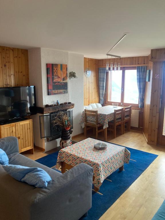 Posezení v ubytování La Foret Apartment With Spectacular Mountain Views