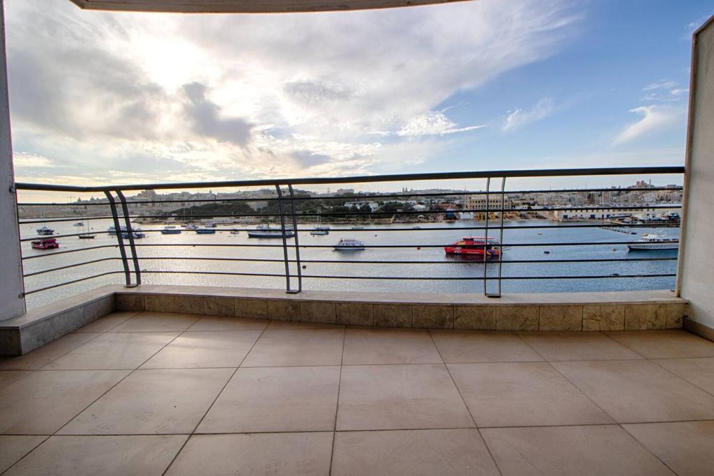 Balcone o terrazza di The Strand Apartments By Homely