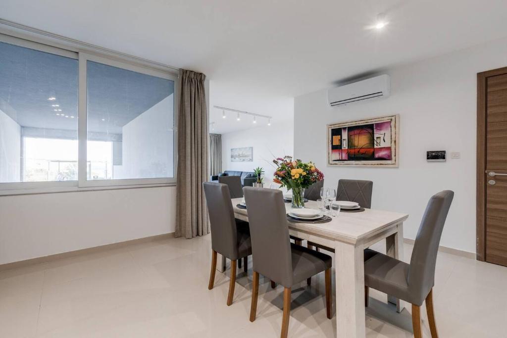 9ten11 Seafront By Homely - 8