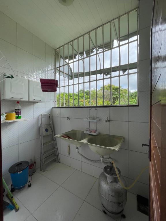 Ett badrum på Chácara Lameiro, Crato-CE