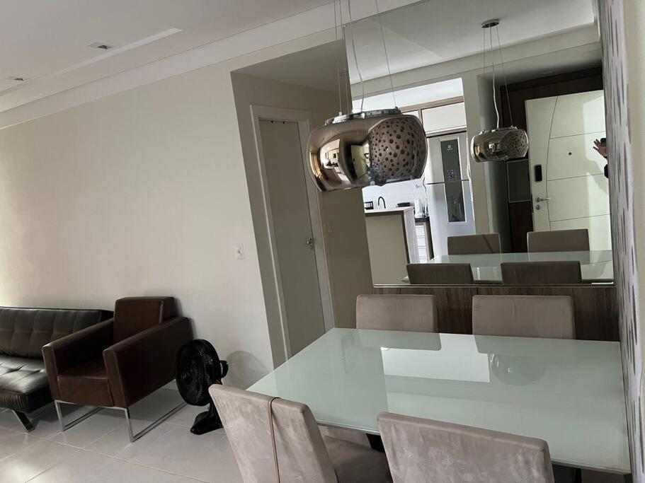 Een zitgedeelte bij Apartamento Edificio Sunset 1404