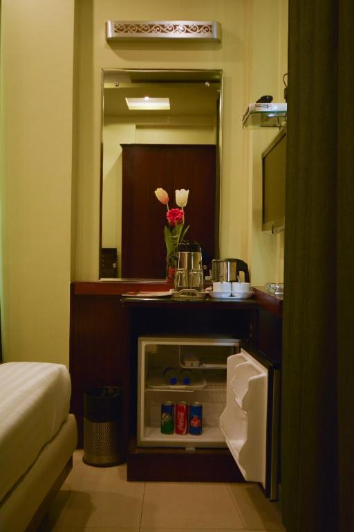 Hotel Central Residency - 豪华三重房间