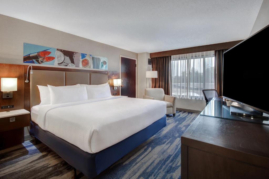 Crowne Plaza Auburn Hills, an IHG Hotel - 
