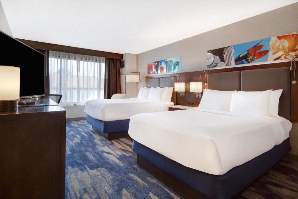 Crowne Plaza Auburn Hills, an IHG Hotel - 