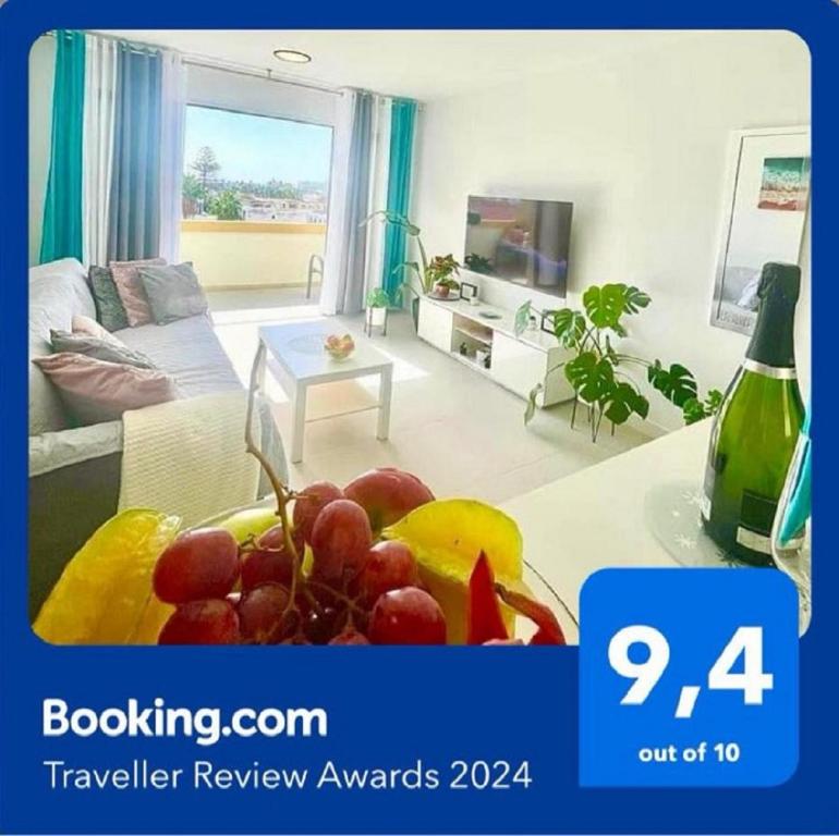 A television and/or entertainment centre at Royal View Apartment - Playa de Las Americas