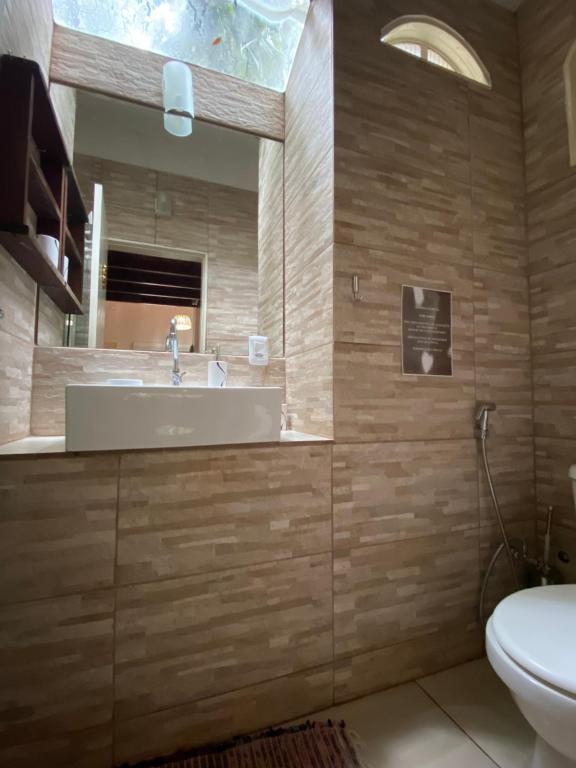 Koupelna v ubytování Casas Vila Encantada Refúgio, conforto e natureza, apenas 2 min da avenida