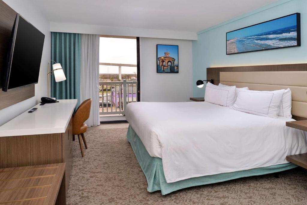 DoubleTree by Hilton Corpus Christi Beachfront - 