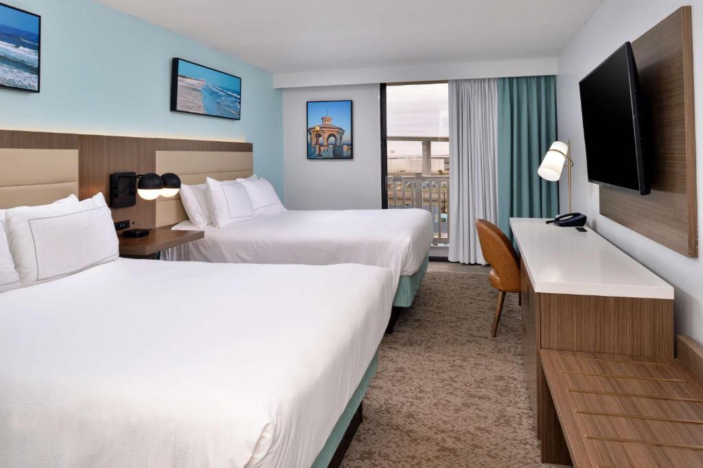 DoubleTree by Hilton Corpus Christi Beachfront - 标准的大号床，有两张大号床
