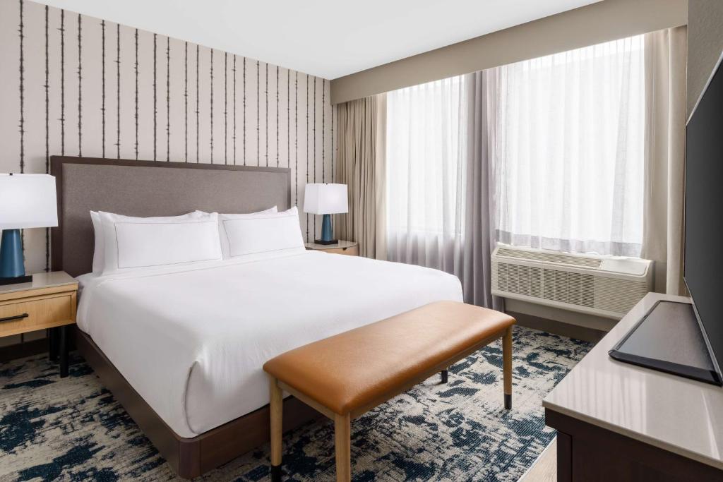 DoubleTree by Hilton Charlotte City Center - King Studio Suite