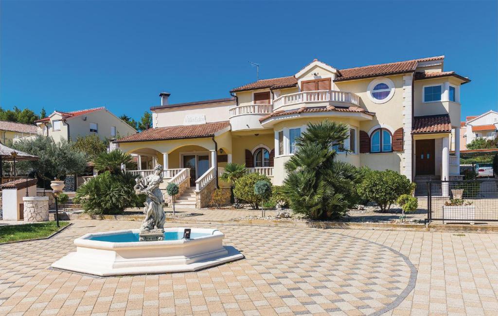 Cozy Apartment In Vodice With House Sea View
