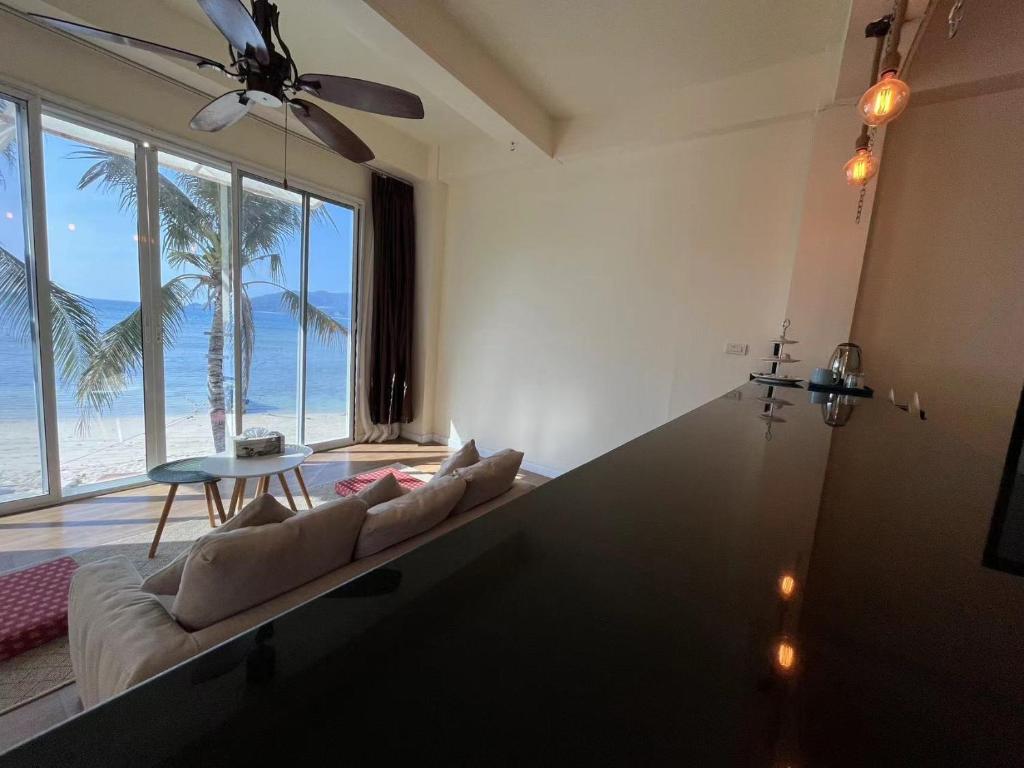 AT SEA Patong - Resim 33