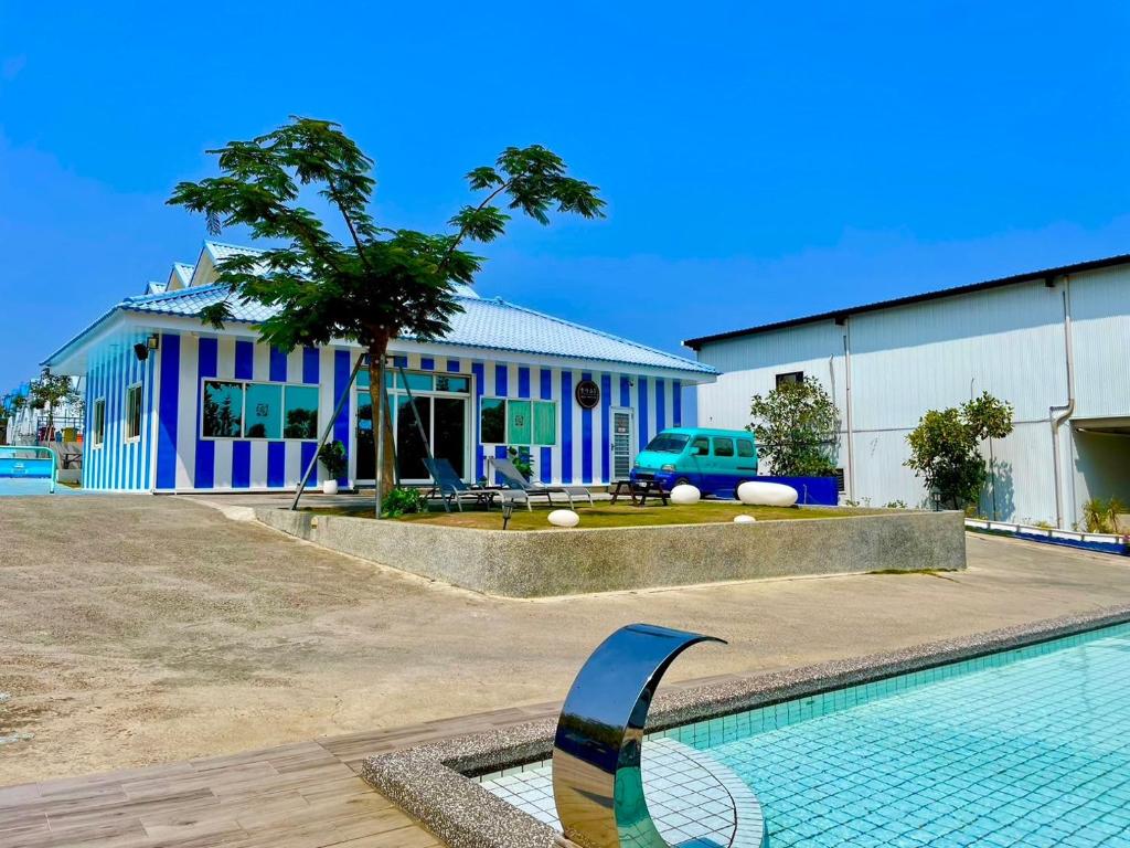 Bazén v ubytování Loju Seaview Homestay nebo v jeho okolí