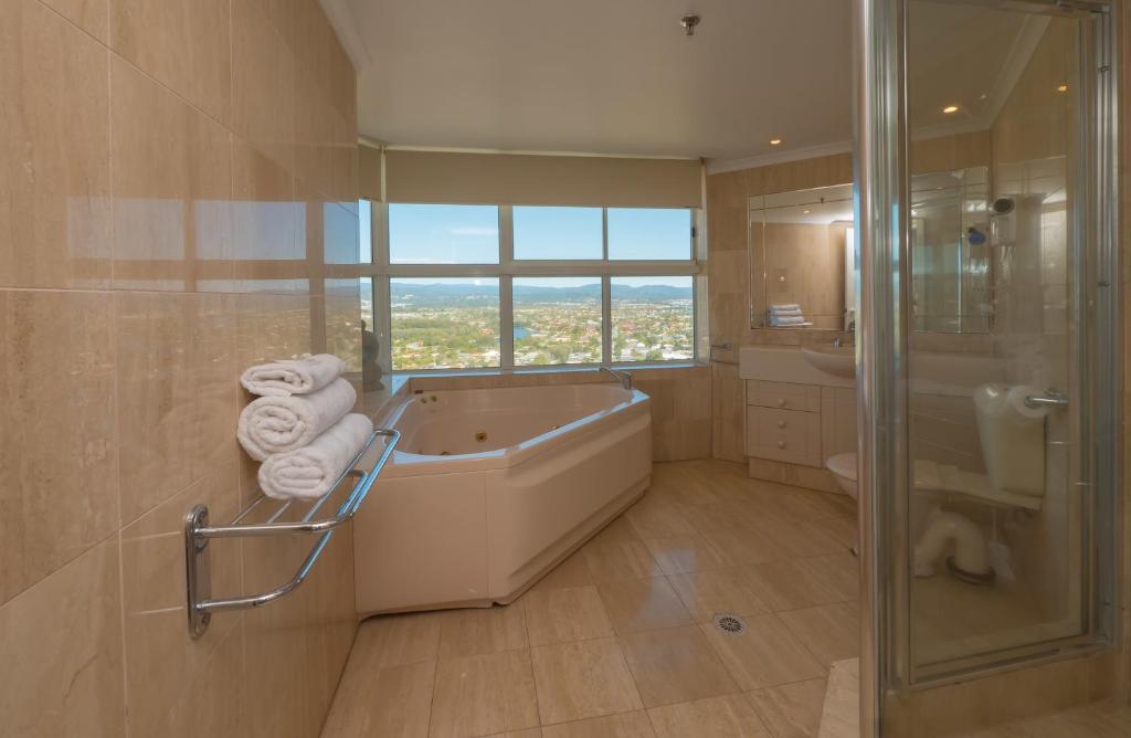 Ванна кімната в Burleigh Surf Apartments