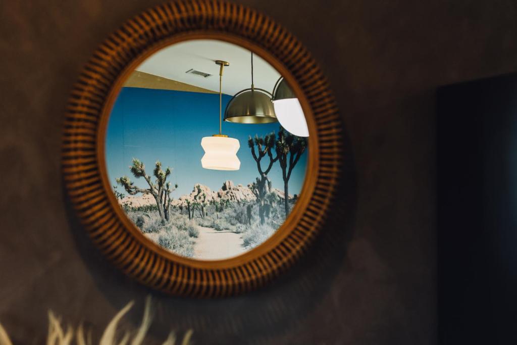 Foto de la galería de Heated Pool, Hot Tub, Plunge, Game Room, and Kid's Toys! en Joshua Tree