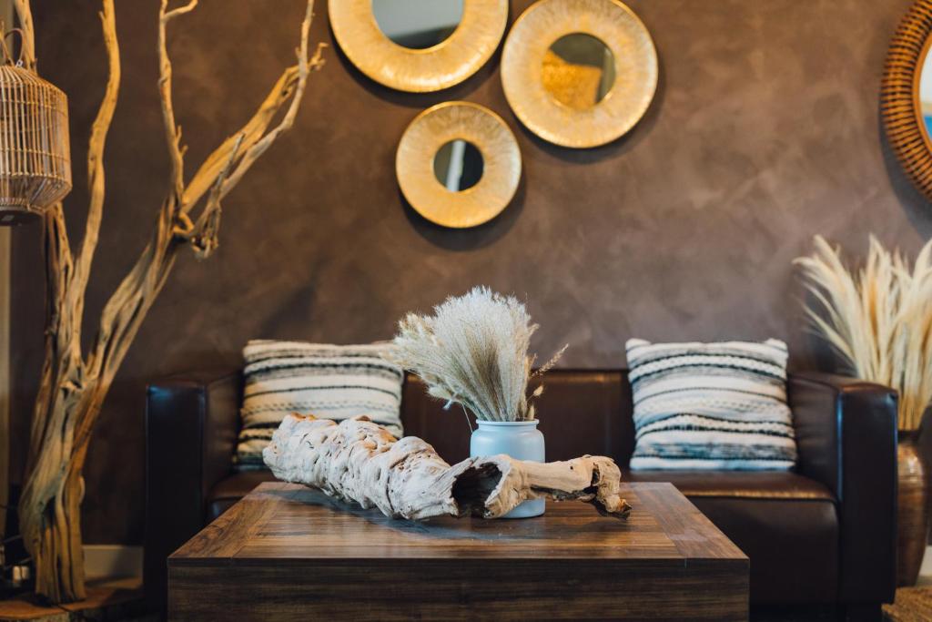 Foto de la galería de Heated Pool, Hot Tub, Plunge, Game Room, and Kid's Toys! en Joshua Tree