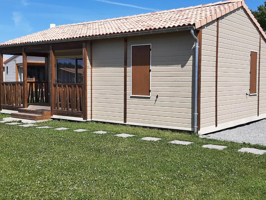 Chalet 2 chambres avec terrasse et climatisation près du Golfe du Morbihan - FR-1-783-19