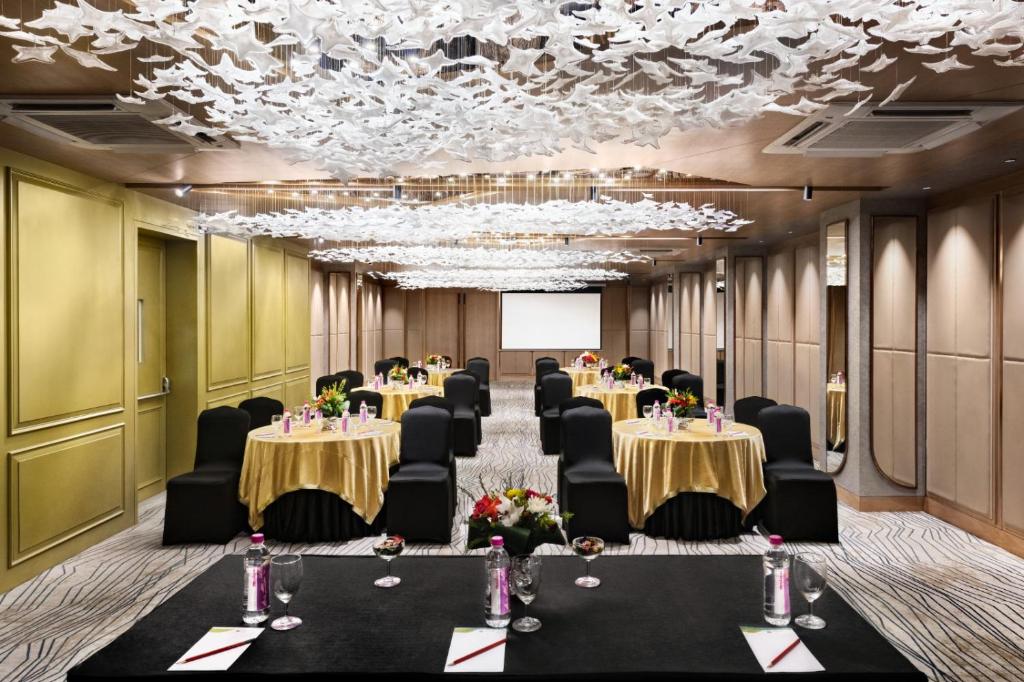 Konferenční prostory v ubytování Ramada Encore by Wyndham Siliguri Sevoke Road