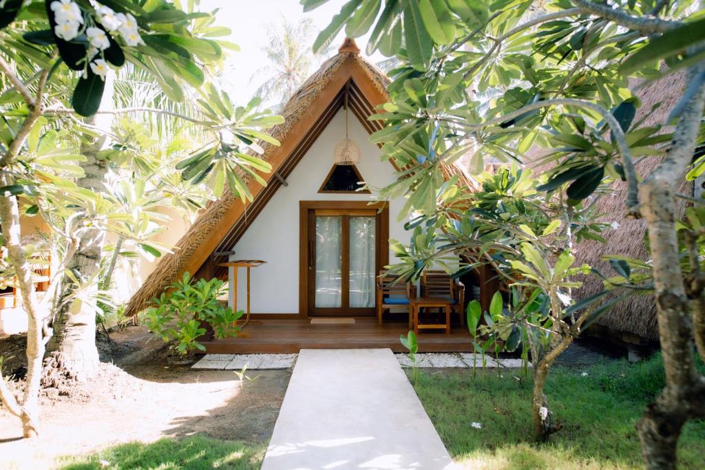 Island View Bar & Bungalow - Standard Bungalow