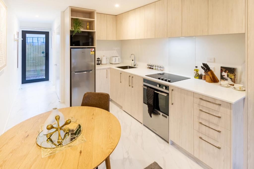 Urban Gem in the CBD Studio - Resim 16