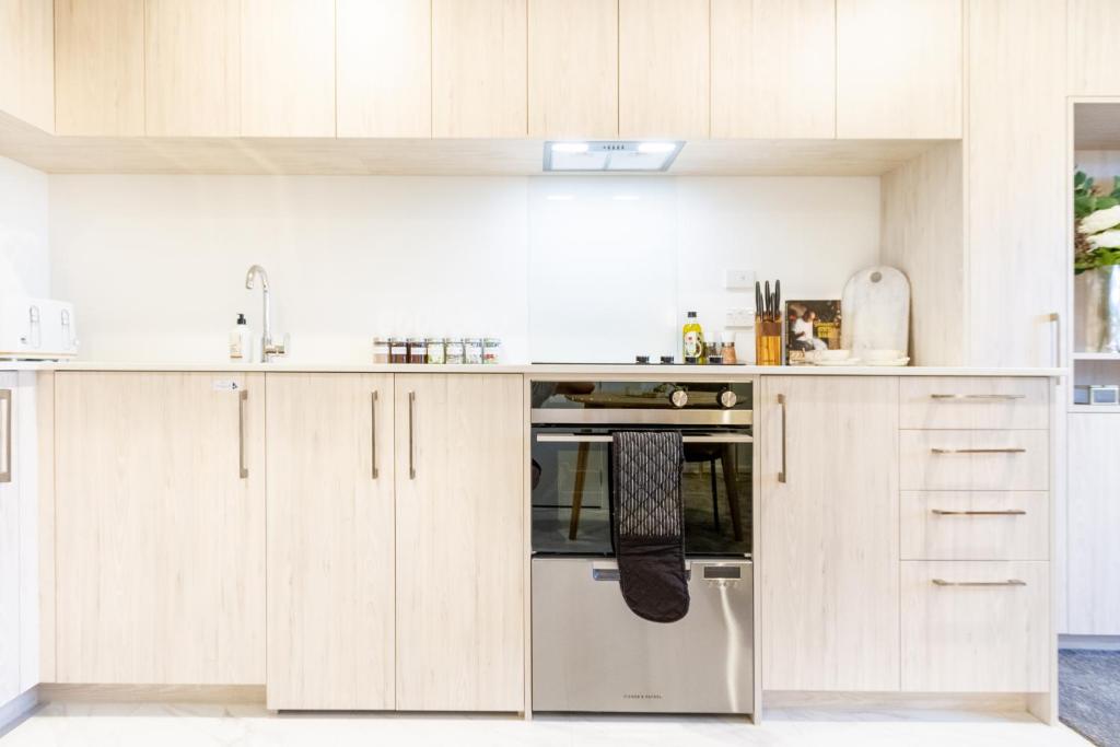 Urban Gem in the CBD Studio - Resim 18