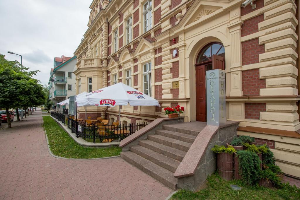 Budova, v ktorej sa hotel nachádza