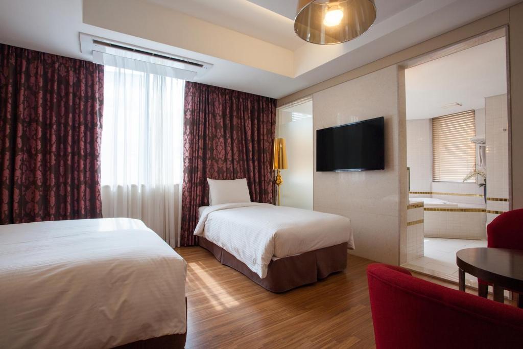 Hotel Pharos - Deluxe Twin Room