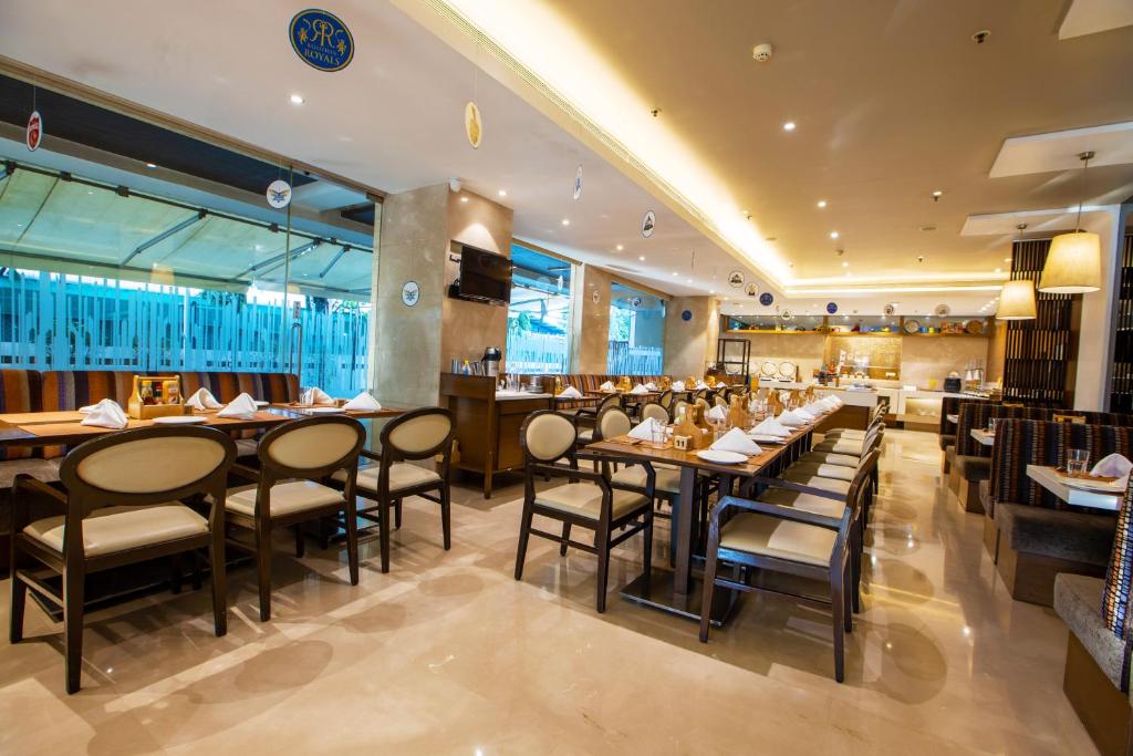 Restaurace v ubytování The Fern - Goregaon