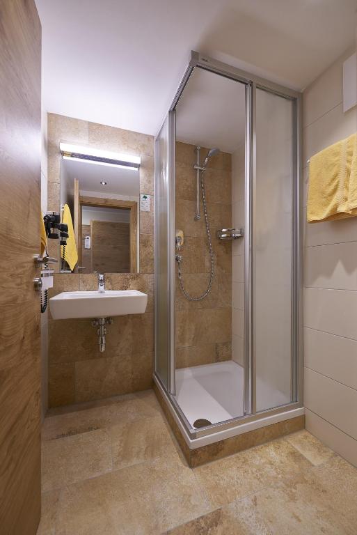 A bathroom at Pension Gabi